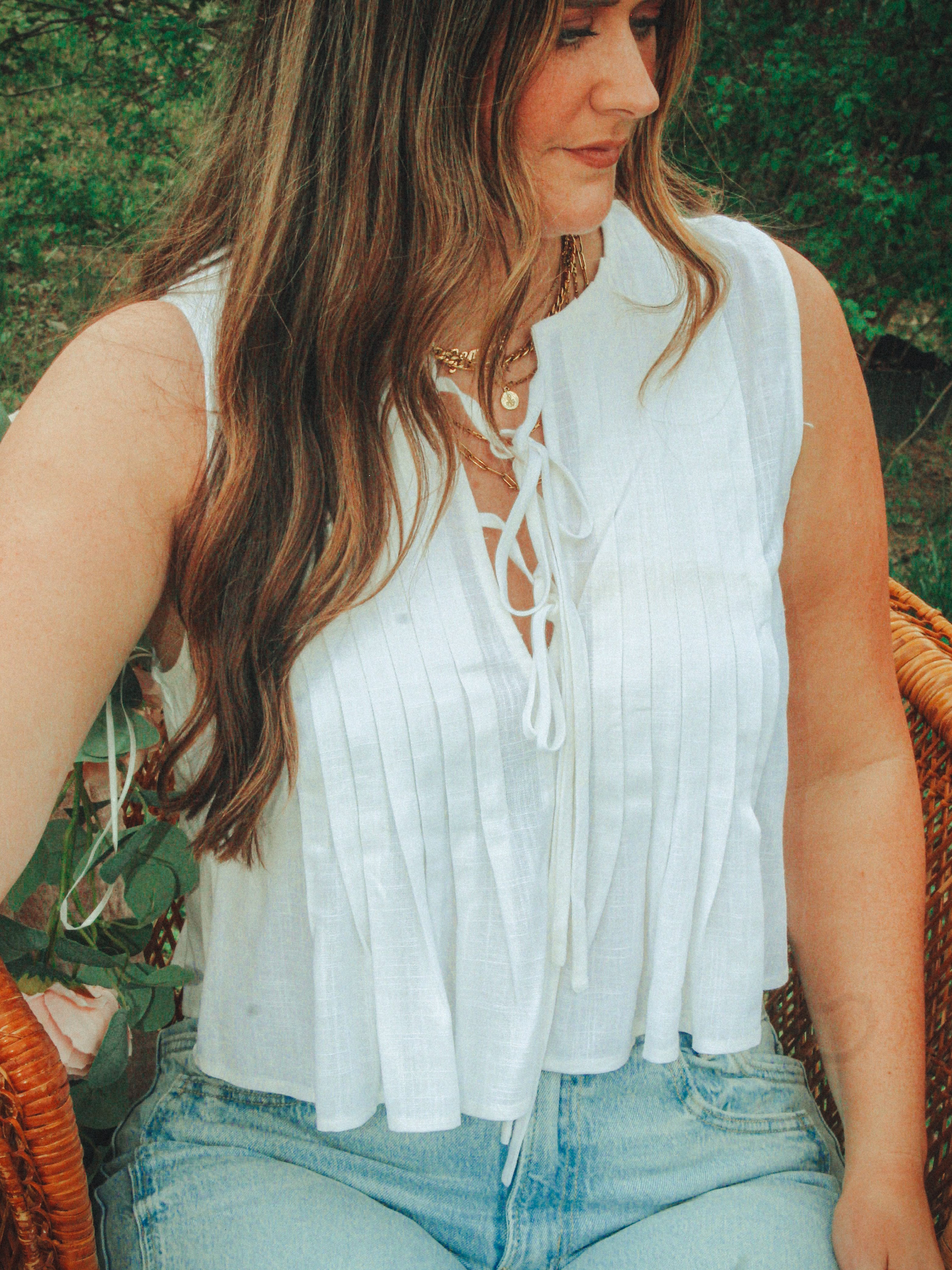 Linen Sleeveless Front Tie Pleated Top