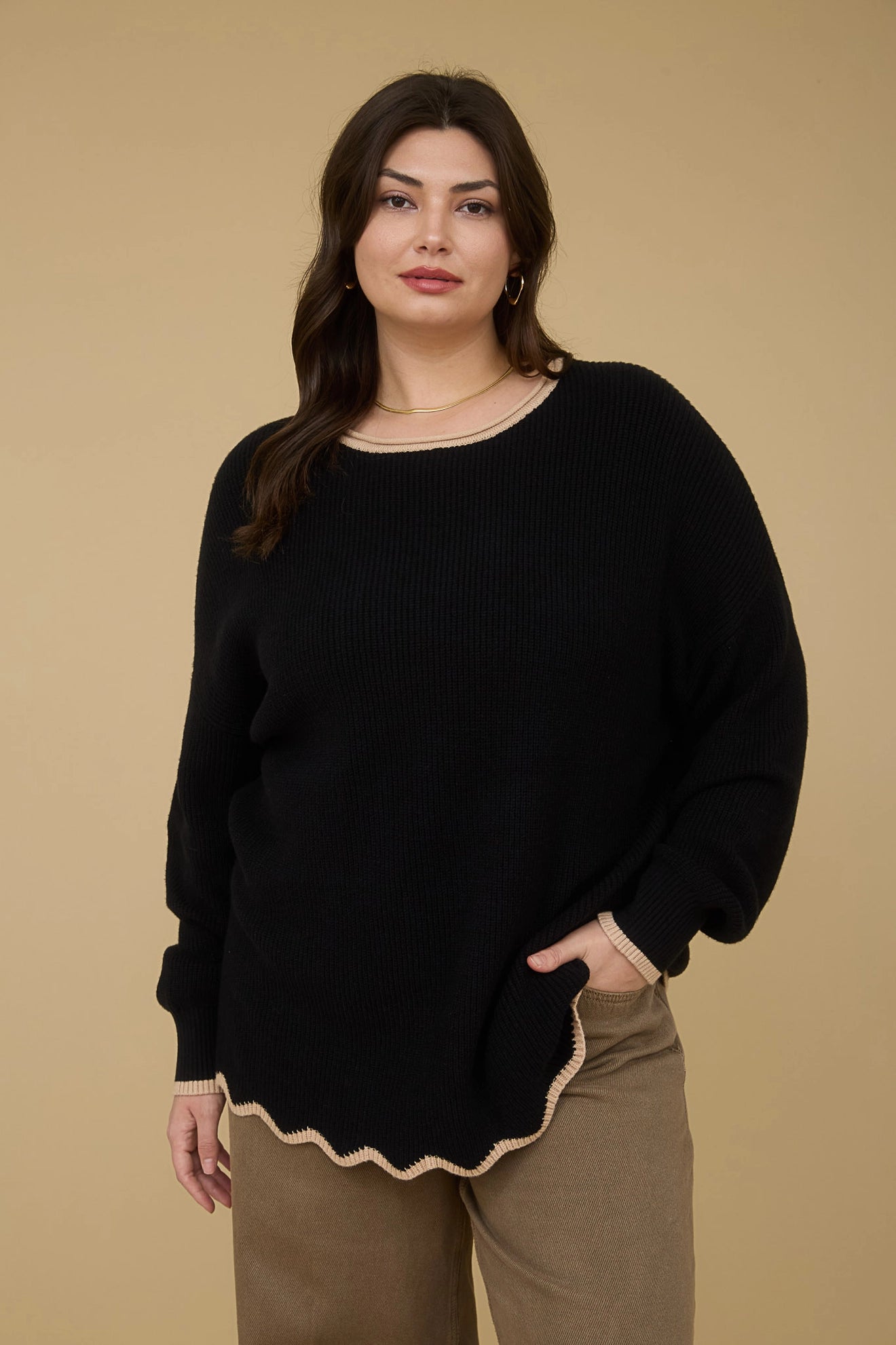 Black Contrast Scalloped Trim Knit Pullover Sweater | Curvy