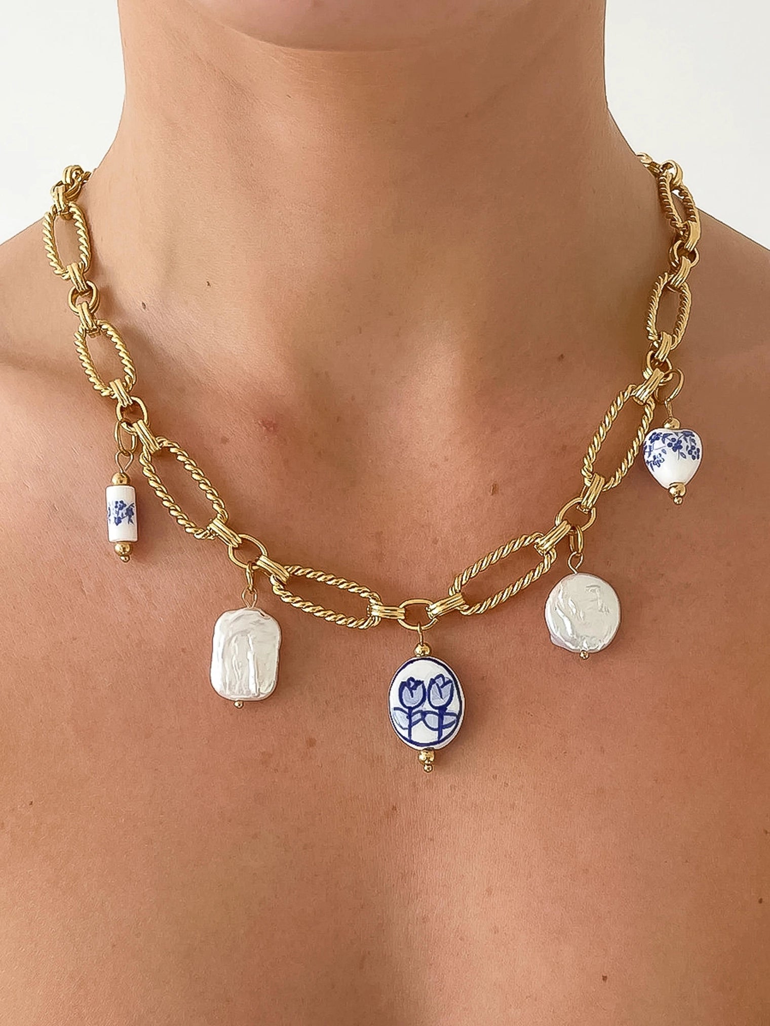 Riela Ceramic Floral Chunky Necklace