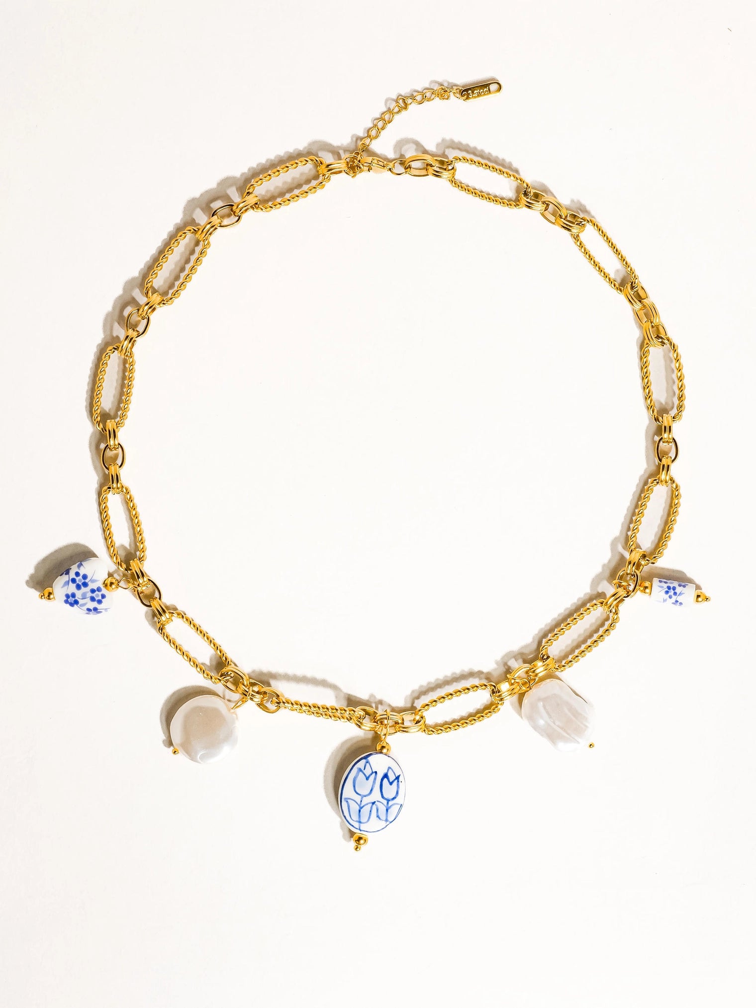 Riela Ceramic Floral Chunky Necklace