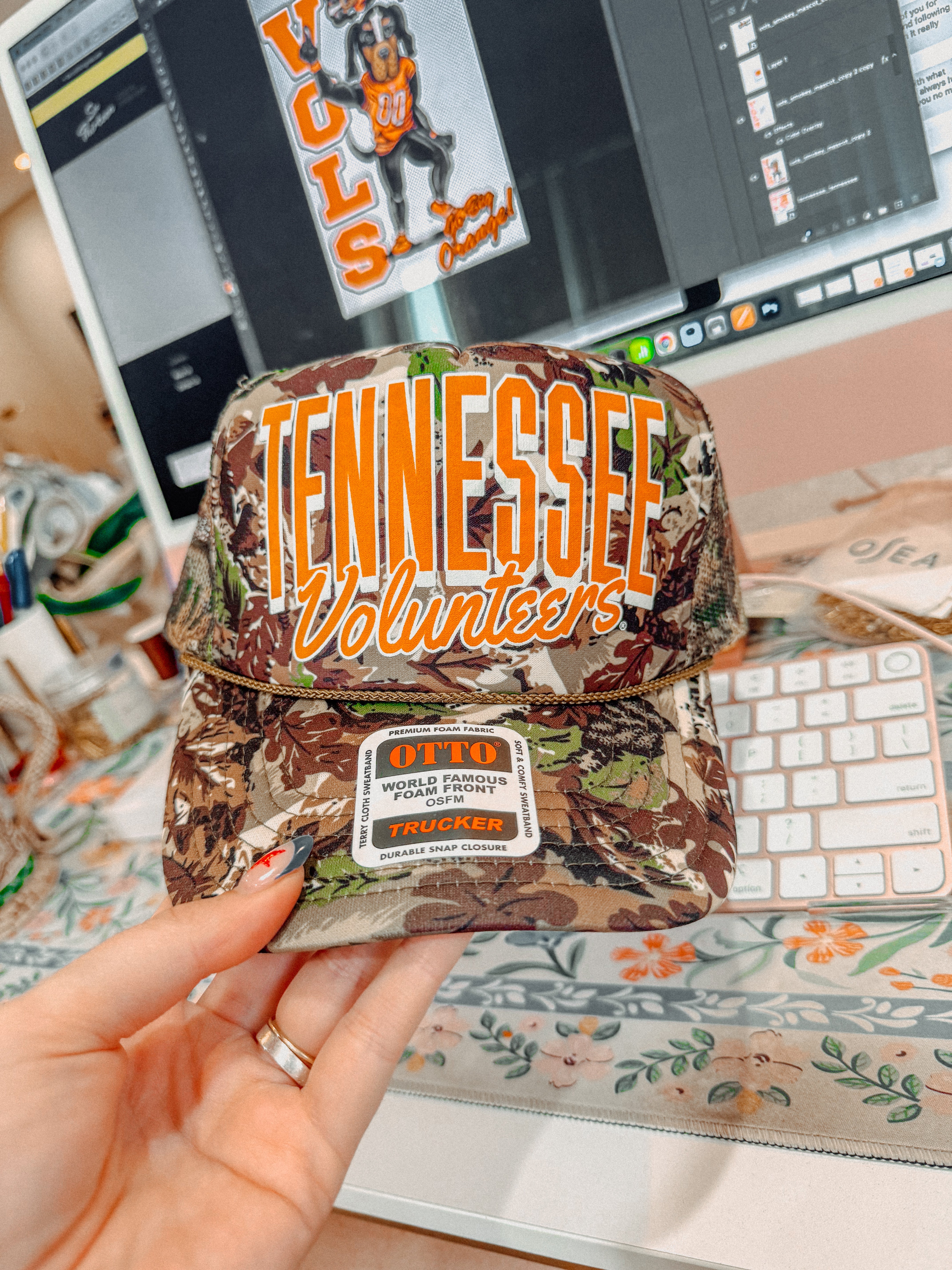 Tennessee Volunteers, White/Orange Game Day Trucker Hat