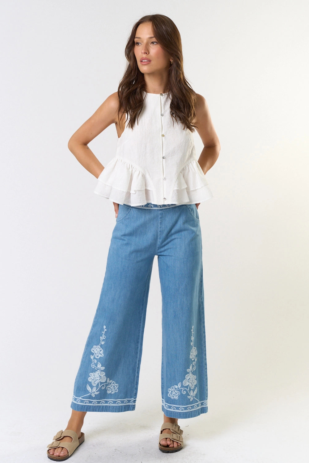 Embroidery Detail Crop Denim Pants