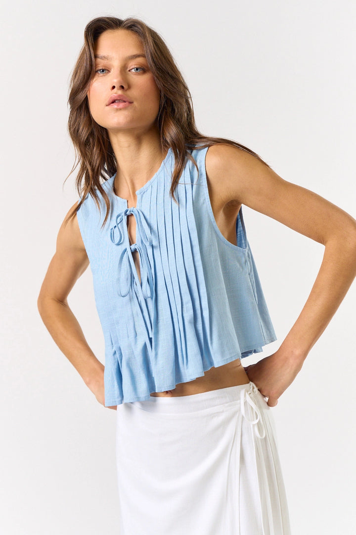 Linen Sleeveless Front Tie Pleated Top