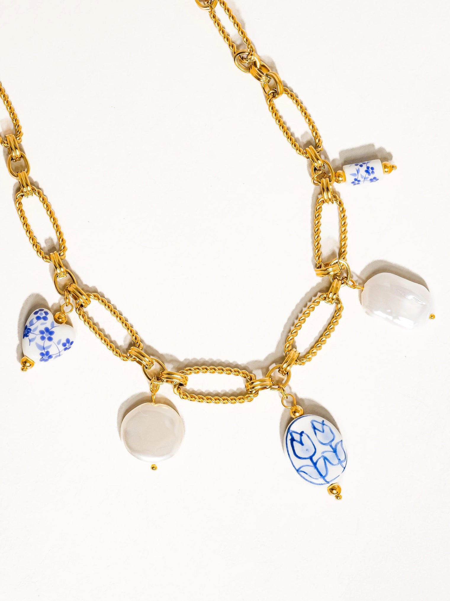 Riela Ceramic Floral Chunky Necklace