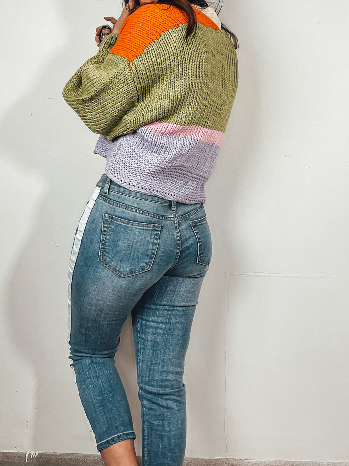 Color Block Detail Cropped Jeans