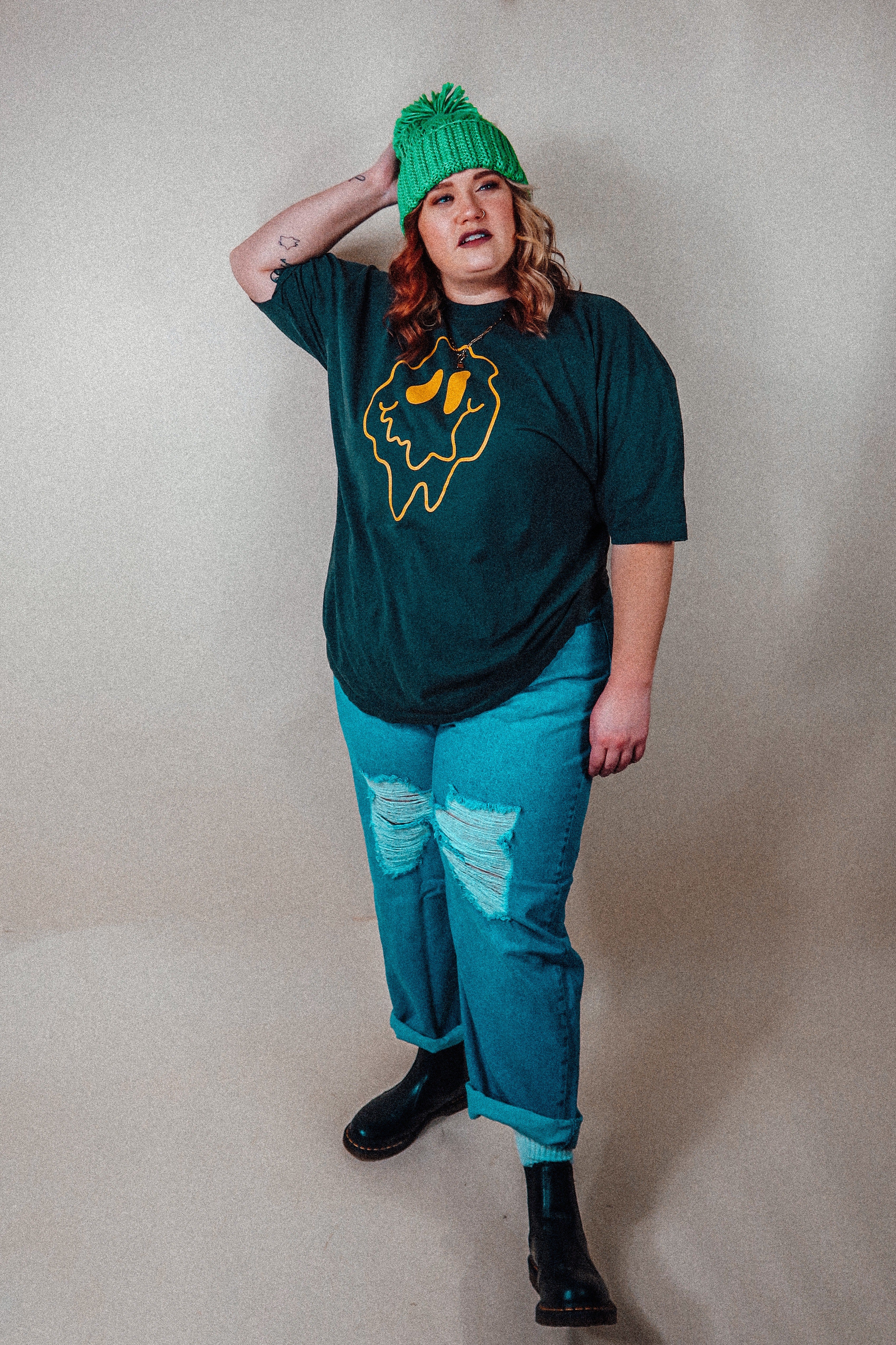 Light Wash Distressed Mom Jeans | Curvy